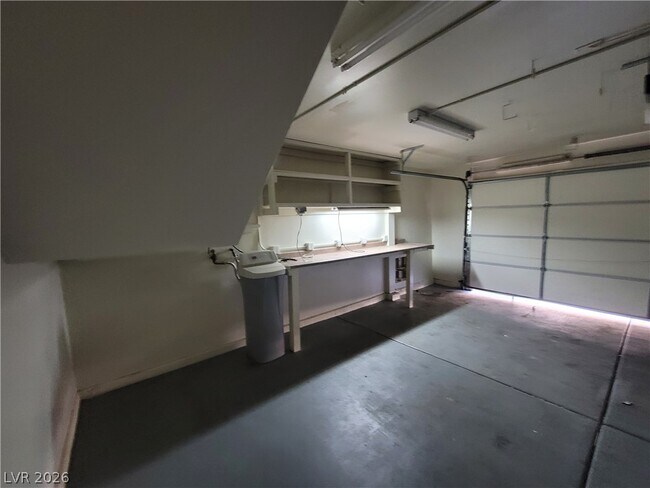 Building Photo - 10799 Flame Vine Ct