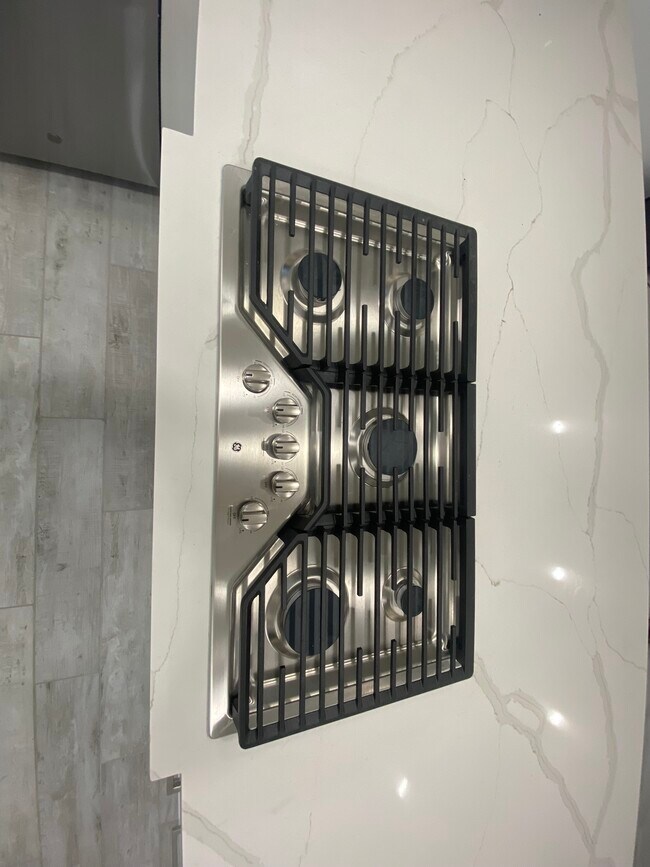 Building Photo - 4831 Wickview Ln