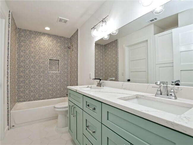 Building Photo - 3314 Garden Villa Ln