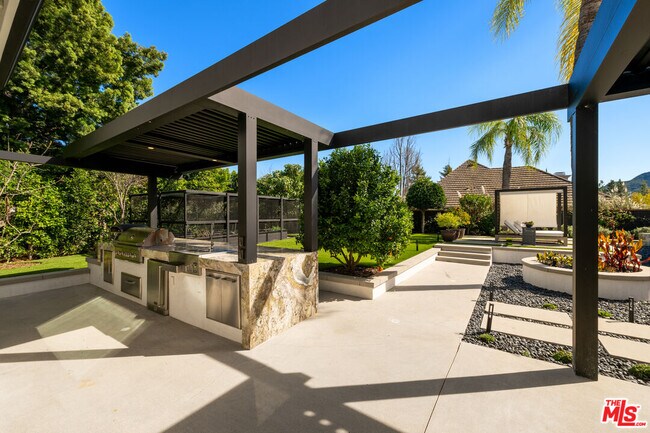 Building Photo - 29402 Deerview Ct