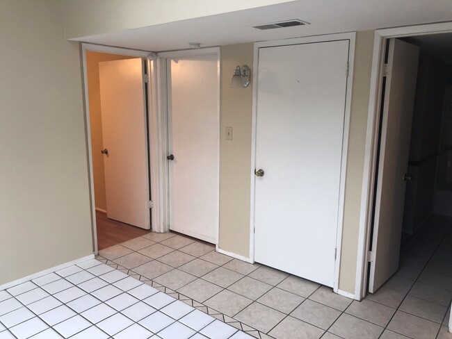 Building Photo - Half Duplex in The Colony!!