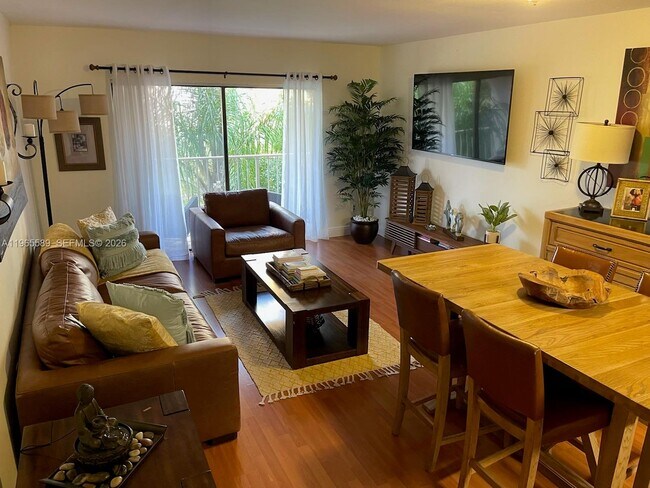 Building Photo - 9301 SW 92nd Ave