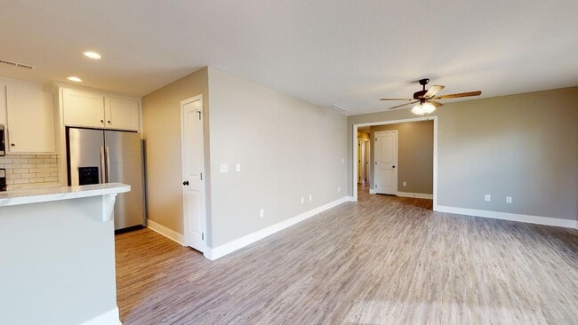 Building Photo - 3 bed 2 bath in Savannah schools close to I-29