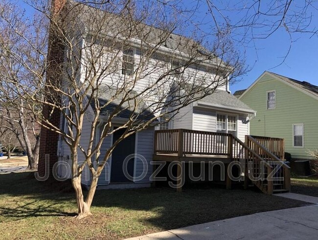 Building Photo - 2809 Broadlands Dr