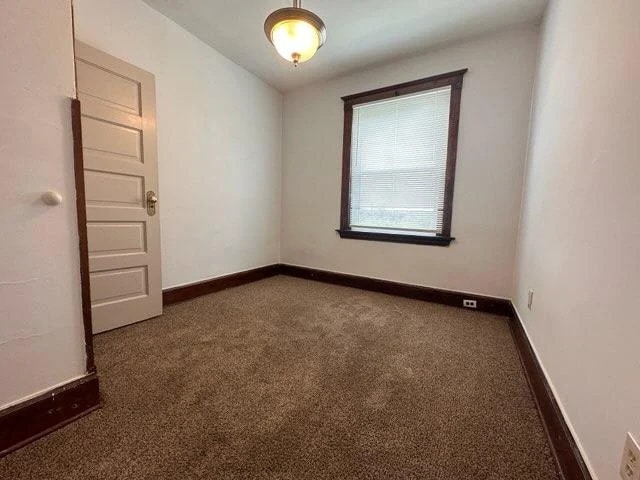 Building Photo - 3550 Woodburn Ave