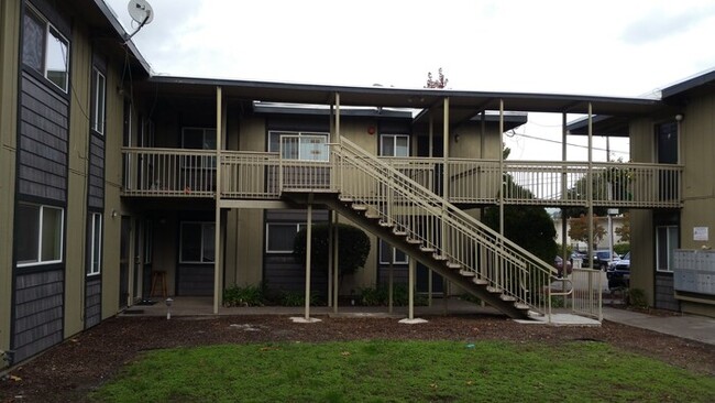 Building Photo - 1Bed/1Ba Apartment! in Coddingtown area