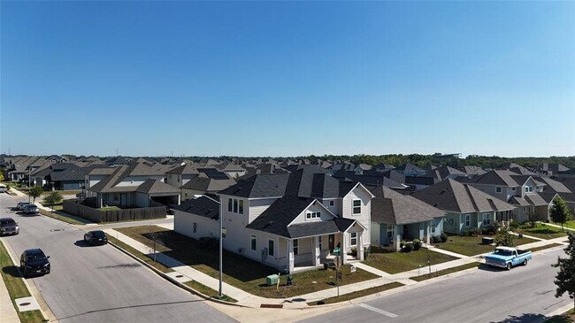 Building Photo - 200 Oldbridge Dr