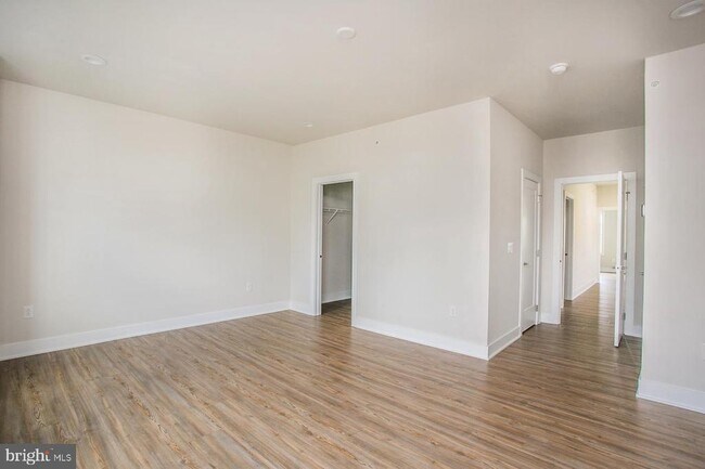 Building Photo - 665 Levering St