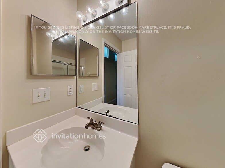 Building Photo - 4081 SW Jaqust St