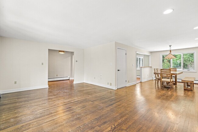 Building Photo - 181 Moss Hill Rd