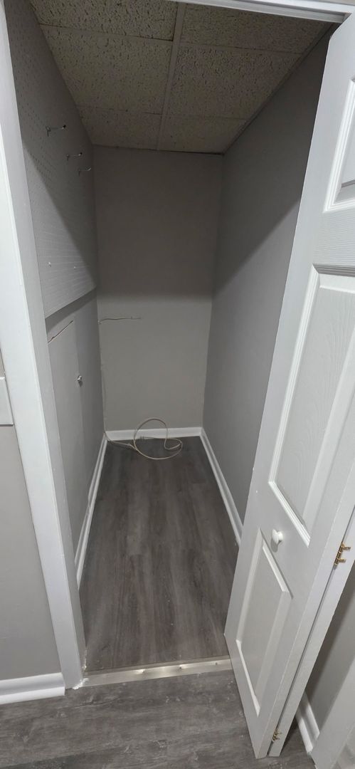 Building Photo - 123 W Main St