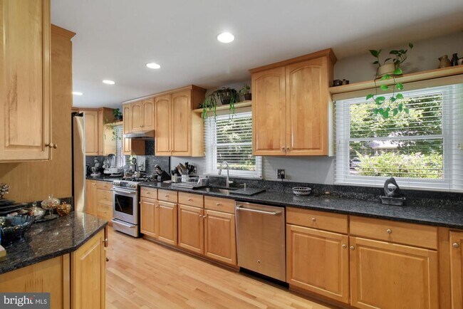 Building Photo - 9504 Wadsworth Dr