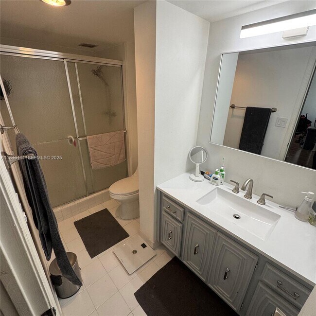 Building Photo - 7011 Environ Blvd