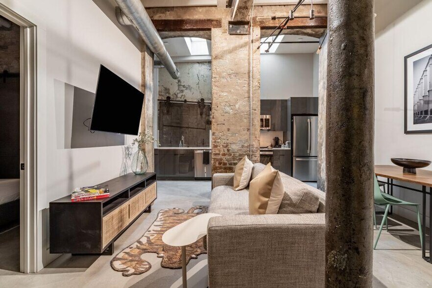 Building Photo - 315 Girod St