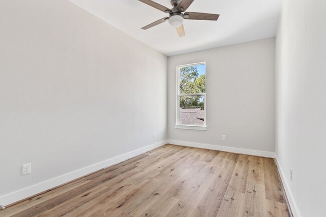 Building Photo - 404 Forest Hill Blvd