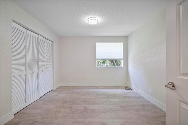 Building Photo - 7701 NW 61st Terrace