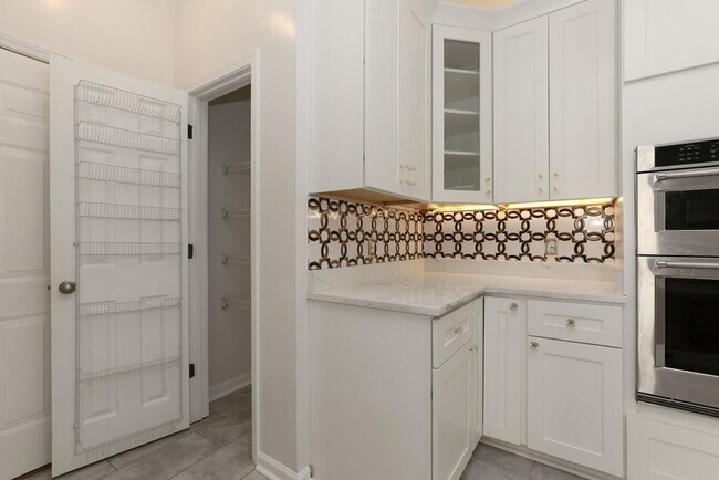 Building Photo - 2871 Cross Creek Dr