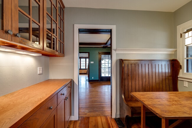 Building Photo - 126 Mahrt Ave