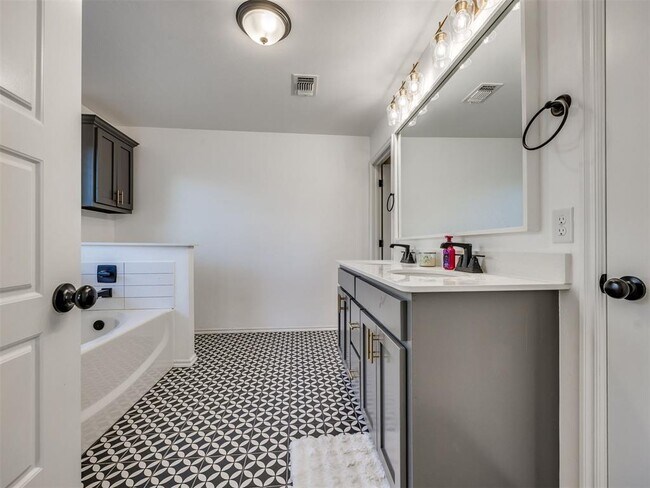 Building Photo - 16128 Quiet Storm Dr