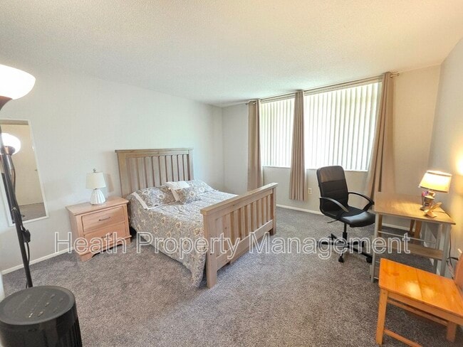 Building Photo - 1012 Pearce Dr