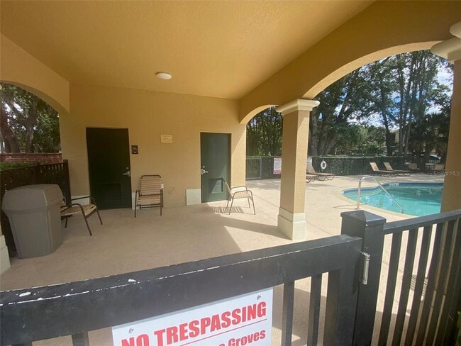 Building Photo - 6061 Kirkland Way