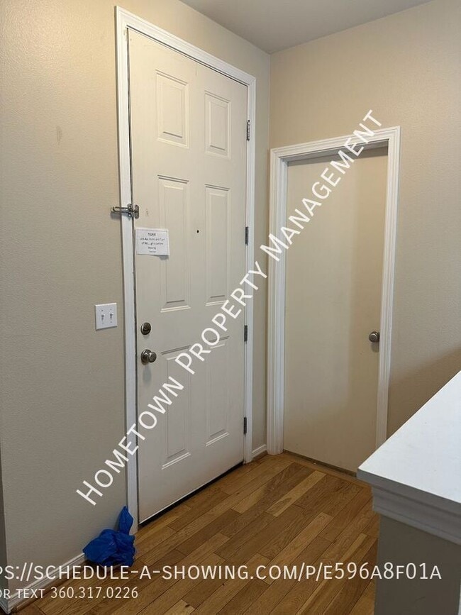 Building Photo - 4332 Freemont St NE