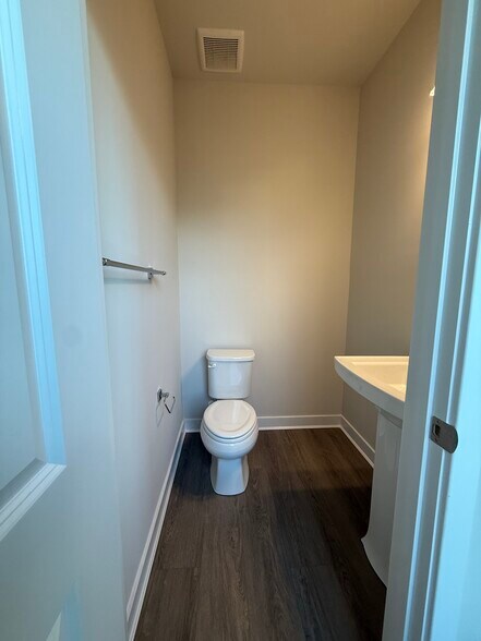 Building Photo - 4337 Reusch Cir