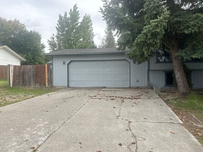 Building Photo - Charming 2 Bed, 2 Bath Home! *SPECIAL: $50...