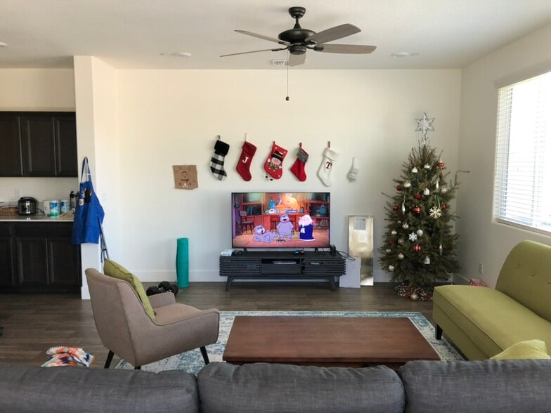 Building Photo - 2363 Explorador Dr