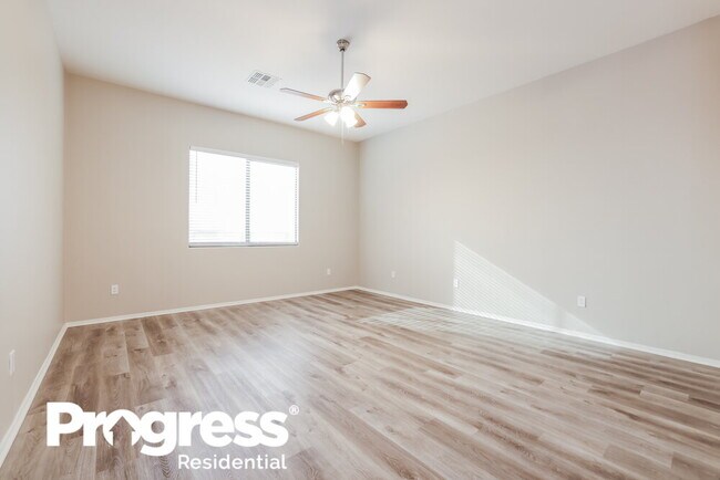 Building Photo - 420 S Blue River Loop