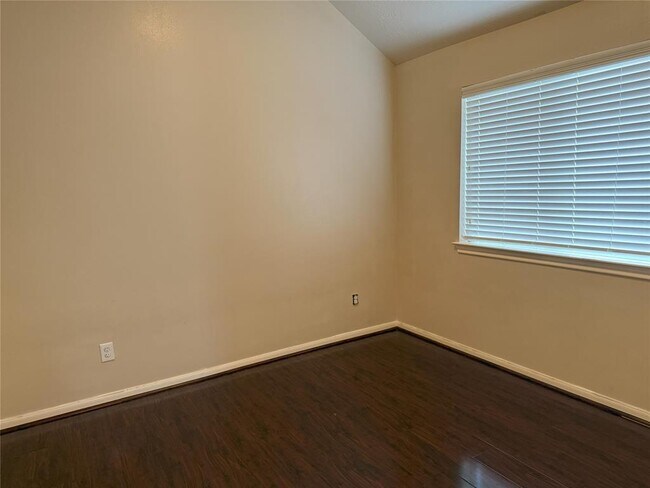 Building Photo - 10518 Rustling Villas Ln