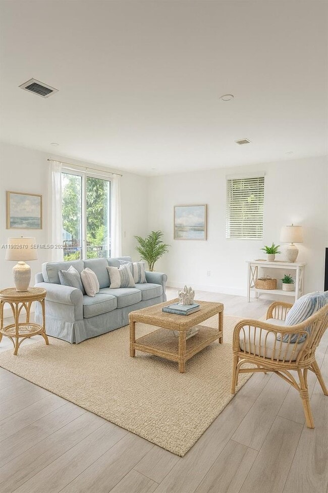 Building Photo - 3823 Thomas Ave