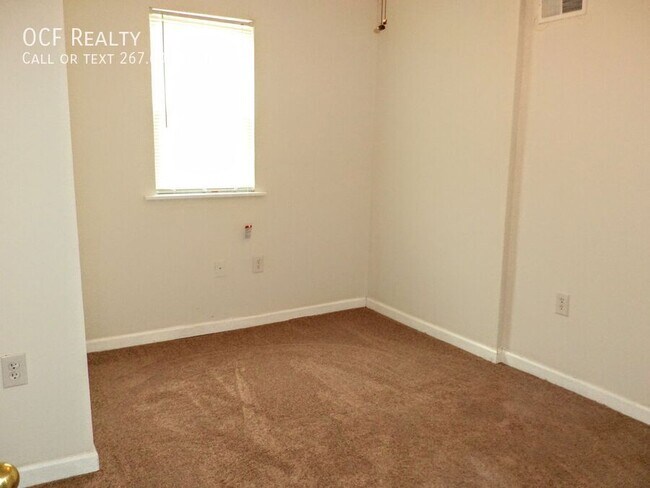 Building Photo - 2312 Moore St