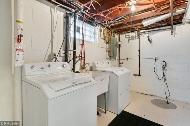 Building Photo - Perfect 4 bedroom count Home in Columbia H...