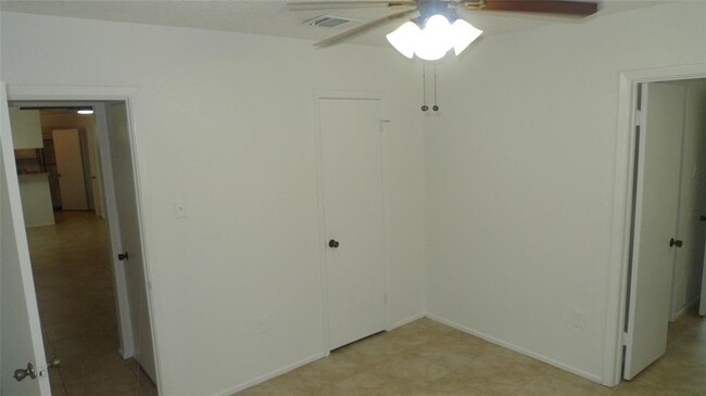 Building Photo - 11311 Verlaine Dr