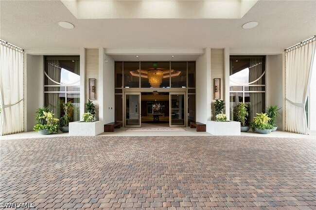 Building Photo - 4401 Gulf Shore Blvd N