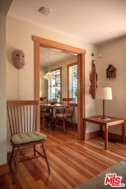 Building Photo - 1480 N Mentor Ave