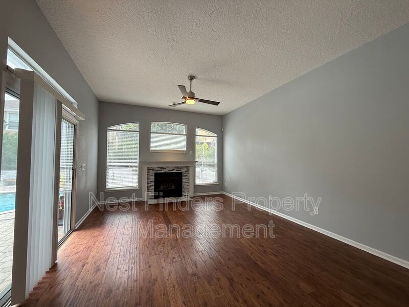 Building Photo - 1319 N Kyle Way