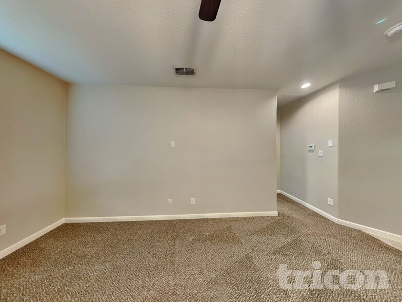 Building Photo - 162 Colter Dr