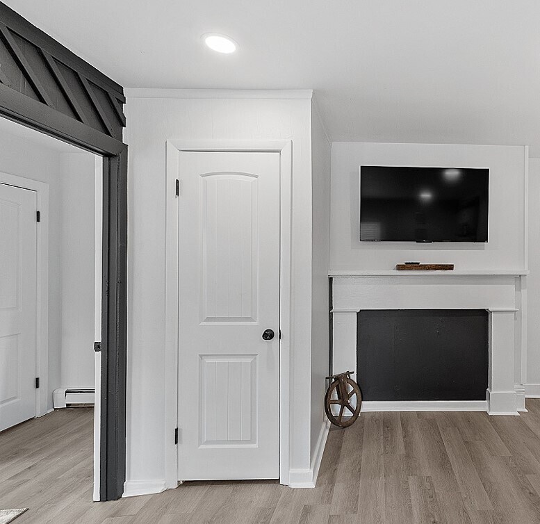 Building Photo - 10 Glass St