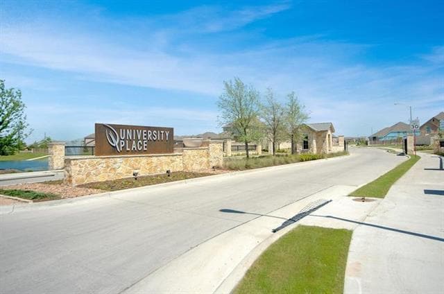 Building Photo - 17166 Yellow Bells Dr