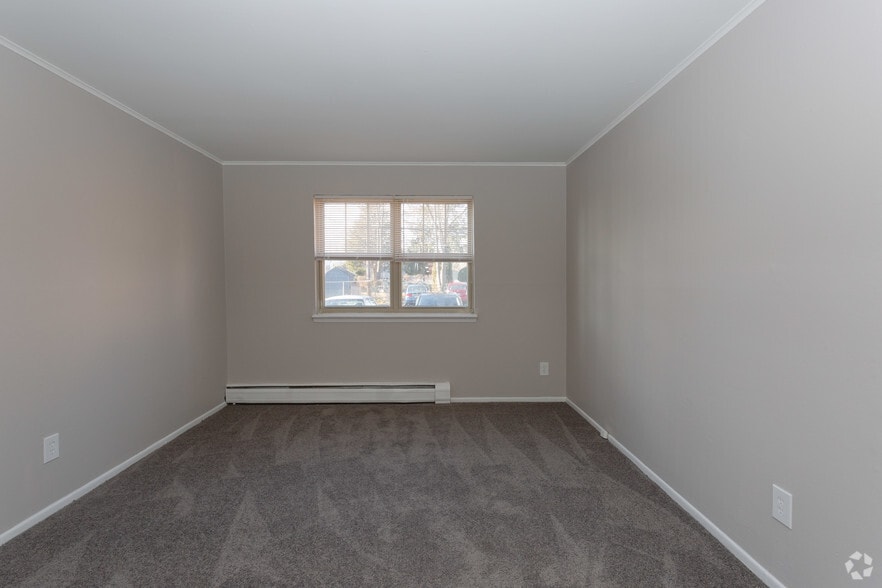 Shrewsbury Arms Apartments 74 Crawford St Eatontown NJ 07724