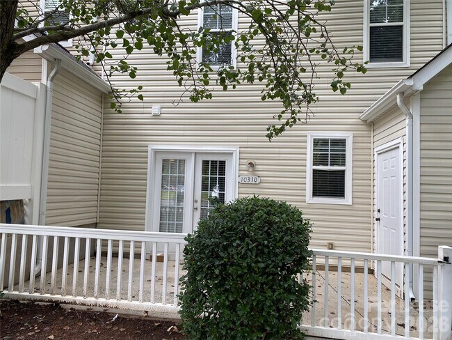 Building Photo - 10310 McGoogan Ln
