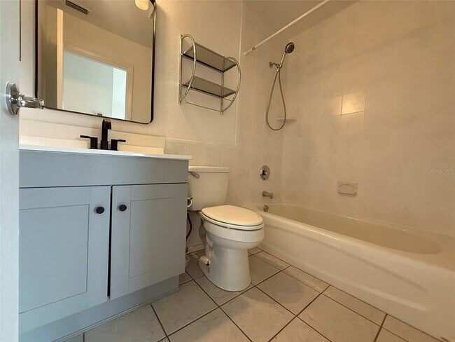 Building Photo - 512 Dewhurst St