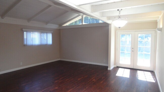 Building Photo - 344 N Shattuck Pl