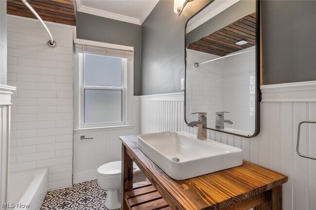 Building Photo - 14521 Garfield Ave