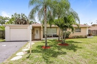 Building Photo - 831 NW 43rd Ave