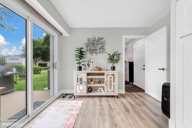 Building Photo - 1111 Plum Grove Cir