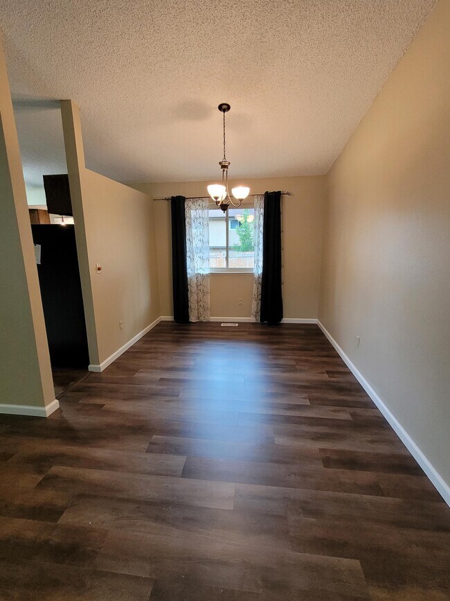 Building Photo - 5280 Mule Deer Dr