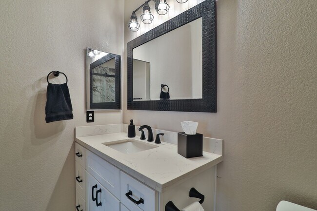 Building Photo - Furnished 2 bed / 2.5 bath Gilbert Condo i...